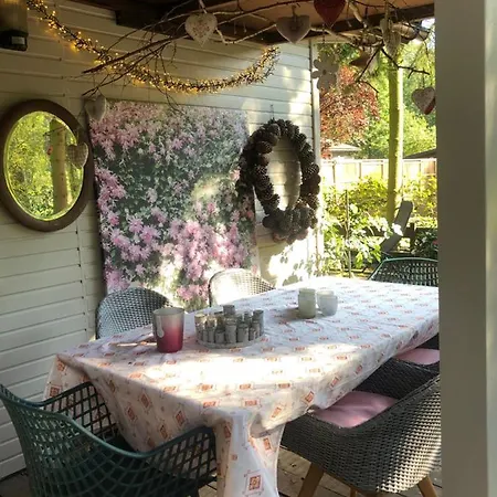 Luxe Chalet Zutendaal